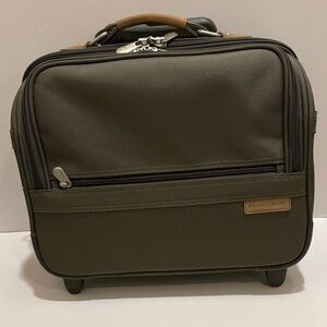 Briggs & Riley U-114 16” two wheel cabin bag.